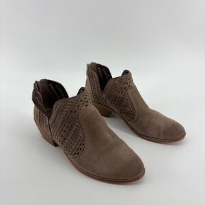Vince Camuto Womens 8.5 Brown Suede Ankle Booties Perforated Cutout Gigietta